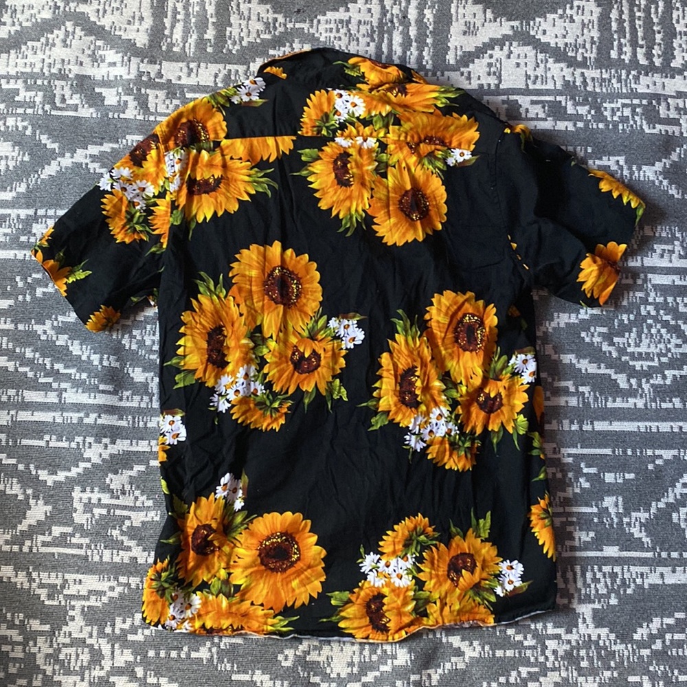 Sunflower button up - Picture 2 of 3